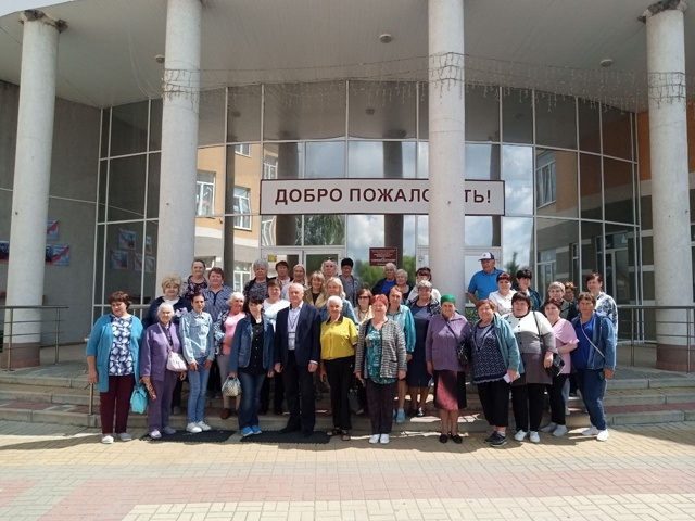 К соседям в гости!.